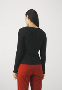Max Mara Leisure CALCIO - Pulover - nero