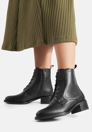 DOTTY - Botki sznurowane