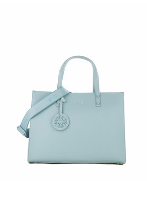 Borsa a spalla in pelle azzurro chiaro con manici doppi, tracolla staccabile e dettaglio a charm circolare in rilievo. Presenta una texture liscia.