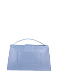 Borsa strutturata di colore azzurro chiaro, realizzata in pelle strutturata, con manico superiore e tasca frontale. Ha una forma rettangolare e piatta.