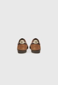 adidas Originals SAMBA UNISEX - Tenisice - preloved brown/sand strata/dark brown