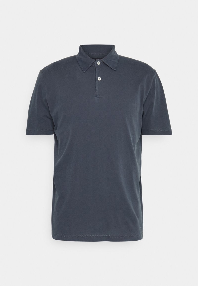 Polo manches courtes gris foncé avec deux boutons blancs et un col classique, présenté sur un fond neutre.