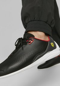 Puma SCUDERIA FERRARI DRIFT CAT DECIMA Sneakers basse - Main Image