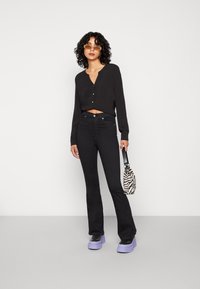 ONLY ONLMETTE FALLOW - Blusa com botões - black