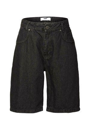 Sorte denimshorts med lige snit, fem-lommers design og knaplukning. Har syninger og et mærke på taljebåndet.