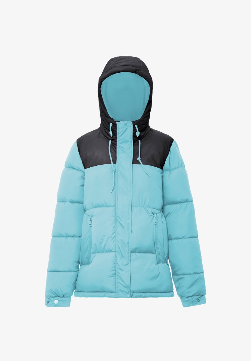 Giacca puffer azzurra chiara con sezione superiore nera, chiusura con zip, cappuccio regolabile e due tasche laterali. Texture morbida e trapuntata.