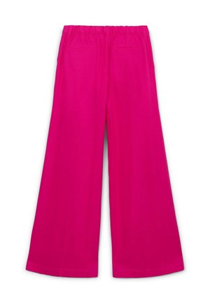 Helle pinke weite Hosen mit elastischem Bund und genähten Ges äßtaschen, auf einem weißen Hintergrund flach ausgebreitet.