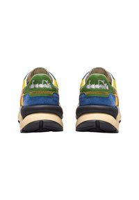 Diadora HERITAGE CASUAL CON DETTAGLI IN RISALTO  - Sneakers basse - yellow and orange