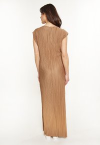 usha Neulemekko - beige