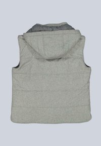 Hellgraue ärmellose gesteppte Weste mit angenähter Kapuze, von hinten vor einfachem hellem Hintergrund gezeigt.