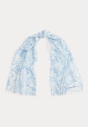 Écharpe bleu clair et blanche à motif cachemire, nouée lâchement en haut, posée à plat sur un fond blanc.