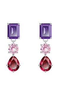 Ohrringe mit hängendem Design, die lila rechteckige und rosa runde Edelsteine sowie rote Tropfenakzente aus Silbermetall zeigen.