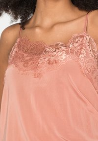 Soaked in Luxury CLARA SINGLET - Top - cameo brown