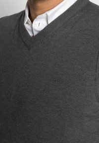 Esprit Stickad tröja - dark grey