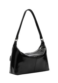 Czarna skórzana torba na ramię o zaokrąglonym kształcie, gładkiej teksturze i zamykaniu na suwak na górze. Posiada długi, regulowany pasek oraz minimalne zdobienia.