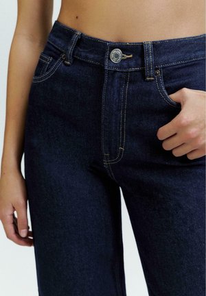 PULL&BEAR, HIGH-WAIST - MOM JEANS < - Jean Mom - dark blue
