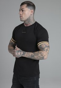 SIKSILK - TOURNAMENT - T-shirt basic - black Immagine in miniatura 1