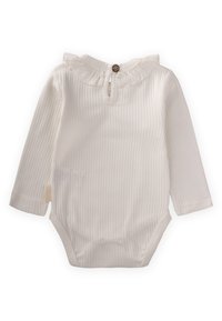 Langärmliger, weißer, gerippter Bodysuit mit einem gerafften Halsausschnitt, Knopfverschluss am Rücken und Seitenetikett. Aus weichem Baumwollmaterial.