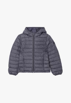 Giacca imbottita con cappuccio di colore grigio scuro. Presenta un motivo a righe orizzontali, chiusura con zip e polsini elastici. Texture liscia.