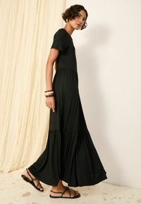 Friends Like These REGULAR FIT - SHORT SLEEVE  - Vestido largo - black