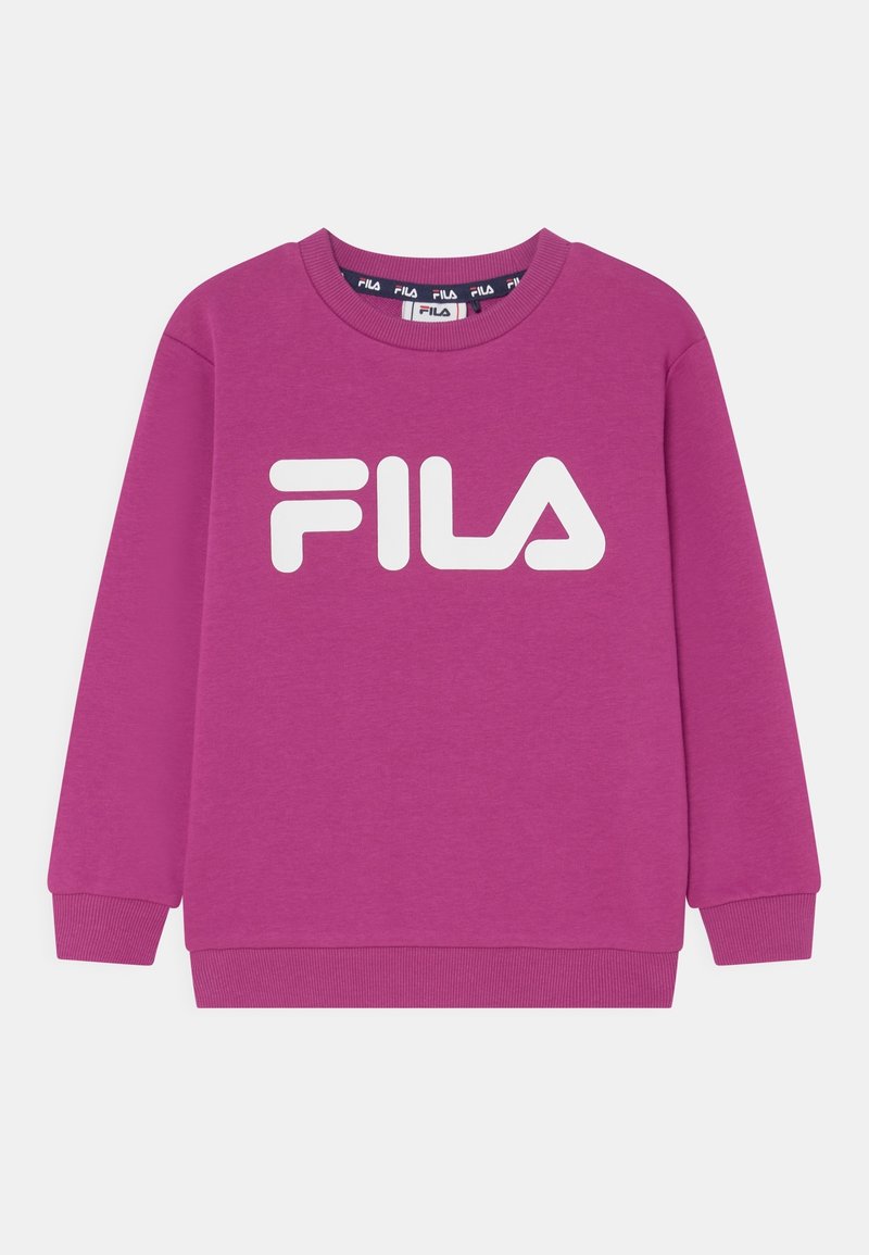 Sweat-shirt violet à col rond avec manches longues et logo FILA blanc centré sur la poitrine sur fond uni.