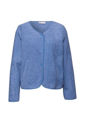 Giacca in pile azzurro chiaro con texture, scollo rotondo, maniche lunghe, bottoni a pressione frontali e bordi rifiniti su sfondo bianco.