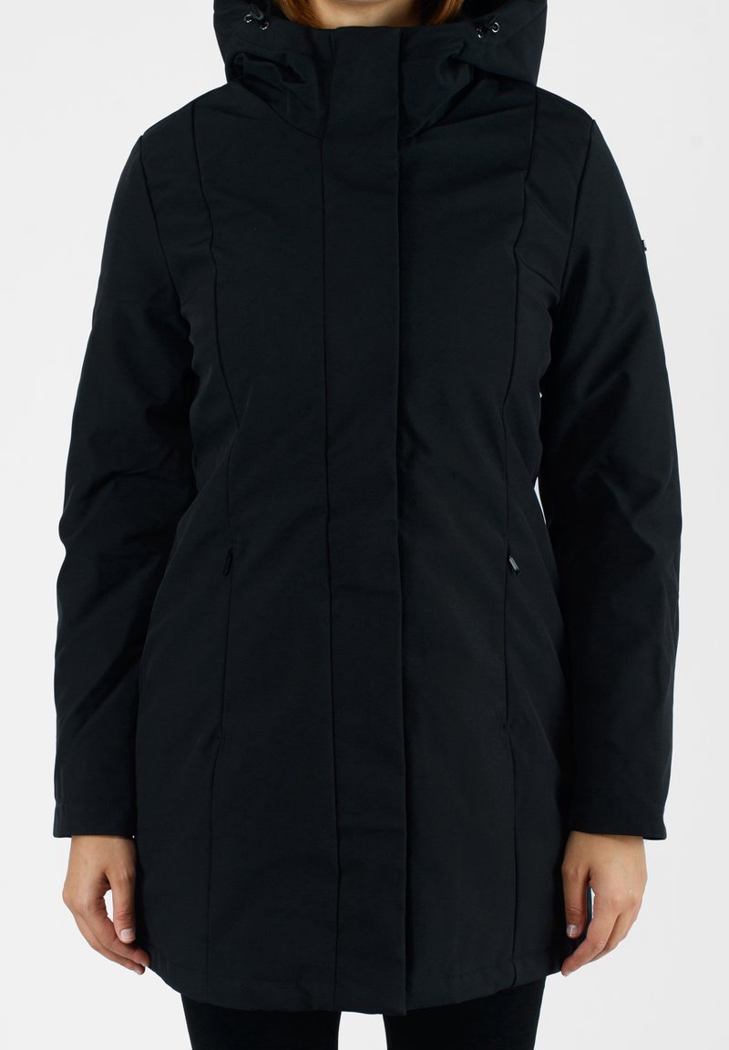Černý, kapucí vybavený kabát s hladkým, jemným povrchem, předním zipem, bočními kapsami a mírně prodlouženým střihům, navržený pro teplo a pohodlí.