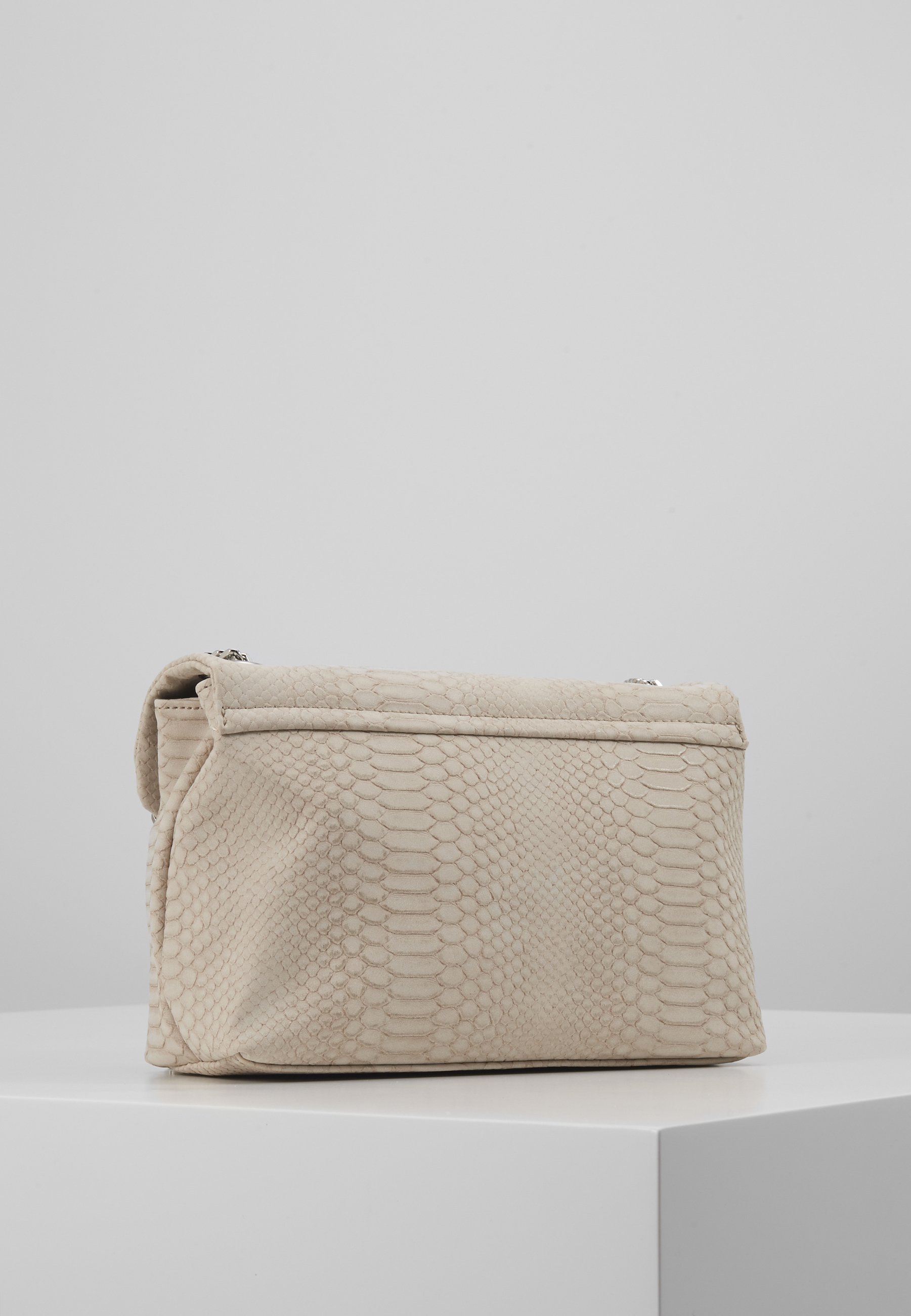 Nyze CROSSBODY BY LAURAJOELLE Skulderveske taupe Nyze CROSSBODY BY LAURAJOELLE Skulderveske taupe