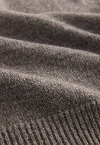 Unselected, mink brown