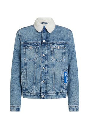 Jakna iz denima v svetlo modri barvi z belim umetnim ovčjim krznom na ovratniku, dvema žepoma na prsih in oznako blagovne znamke na strani. Klasično zapiranje na gumbe.