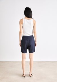 GANT TIE WAIST - Šortky - evening blue