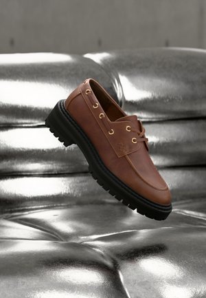 ONLBETH - Boat shoes - cognac