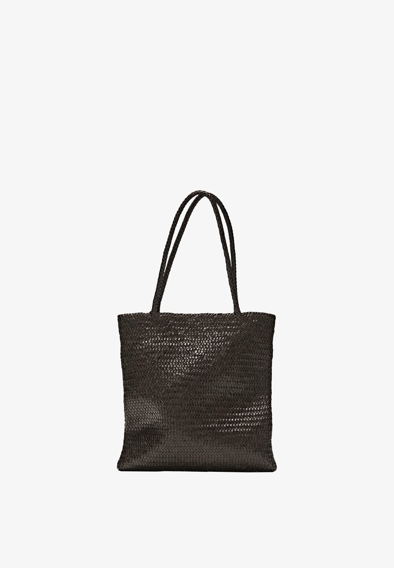 Sac cabas tissé noir avec deux longues poignées tressées et forme rectangulaire.