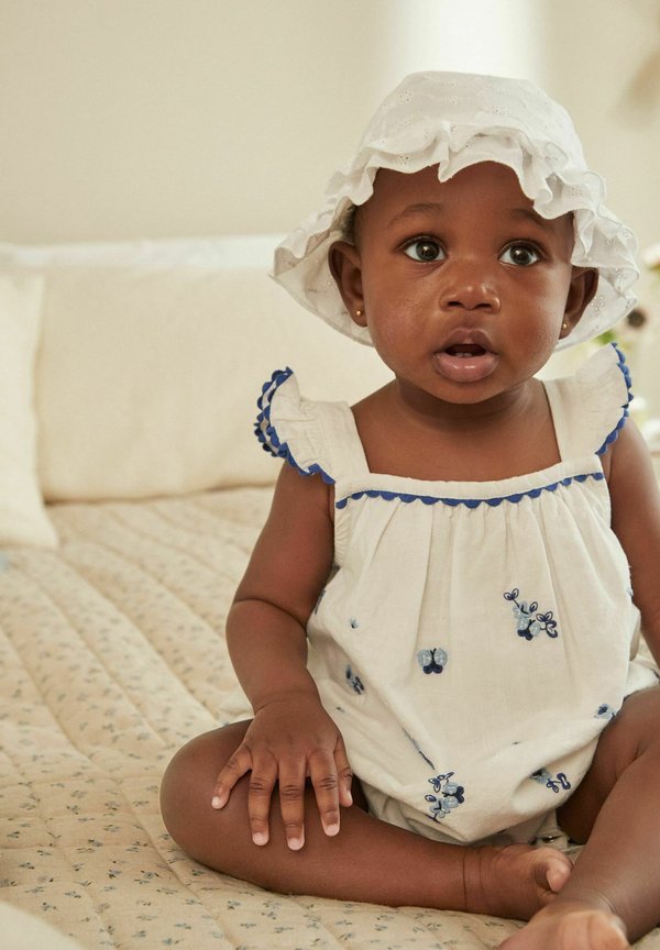 BRODERIE FRILL BUCKET – Hut