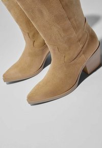 Bershka Botas camperas - sand
