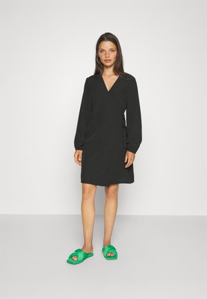 Pieces Petite PCNESSA WRAP DRESS - Φόρεμα ημέρας - black