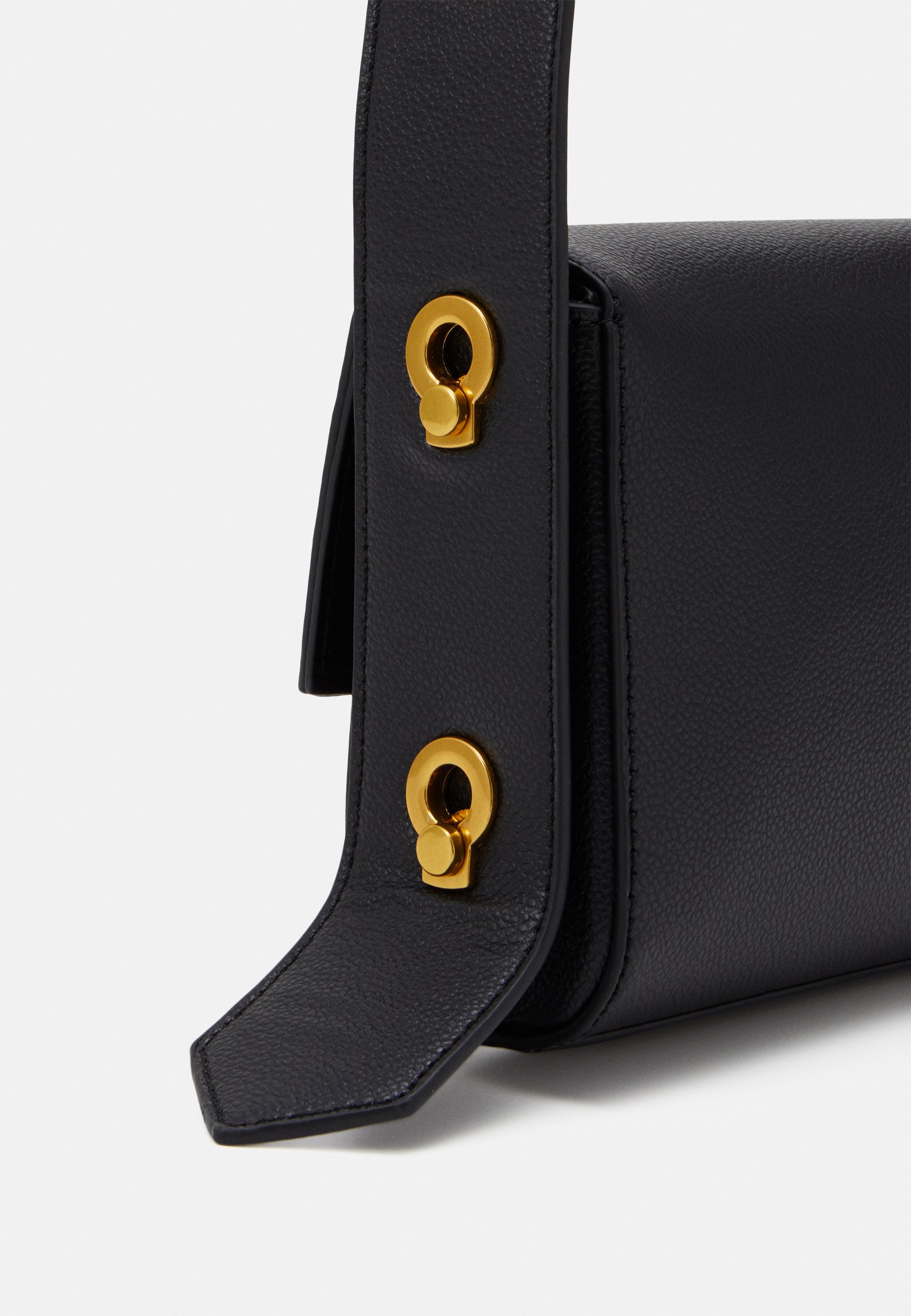 Gina Tricot TAYLOR BAG Skulderveske blacksvart Zalando.no Gina Tricot TAYLOR BAG Skulderveske blacksvart Zalando.no