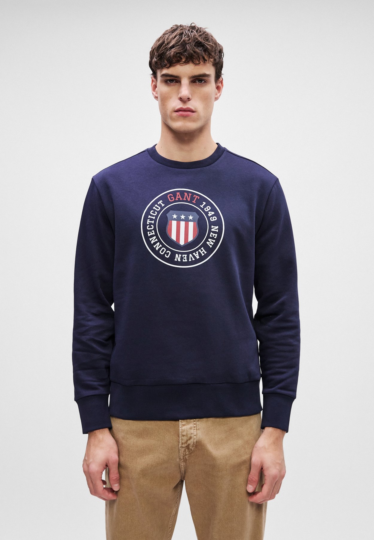 GRAPHIC C NECK