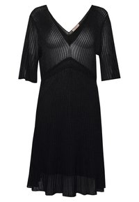 Robe noire en maille semi-transparente avec col en V, manches longues jusqu'au coude, et une taille cintrée, tombant sur une jupe évasée.