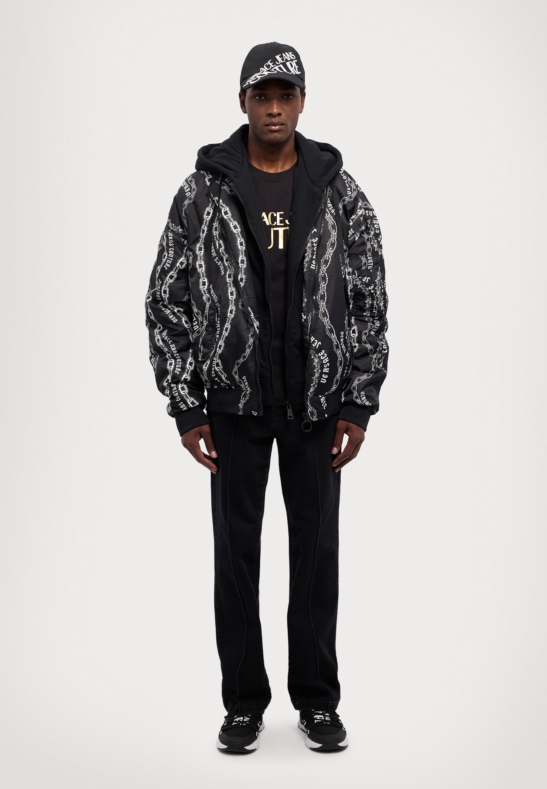Versace Jeans Couture CHAINS - Down jacket - black - Zalando.co.uk Versace Jeans Couture CHAINS - Down jacket - black - Zalando.co.uk