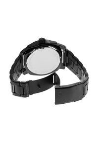 Sort rustfrit stål ur med et rundt urskive, tekstureret bezel og en kædearmbånd. Har en fold-over lås. Bagsiden har en skinnende overflade.