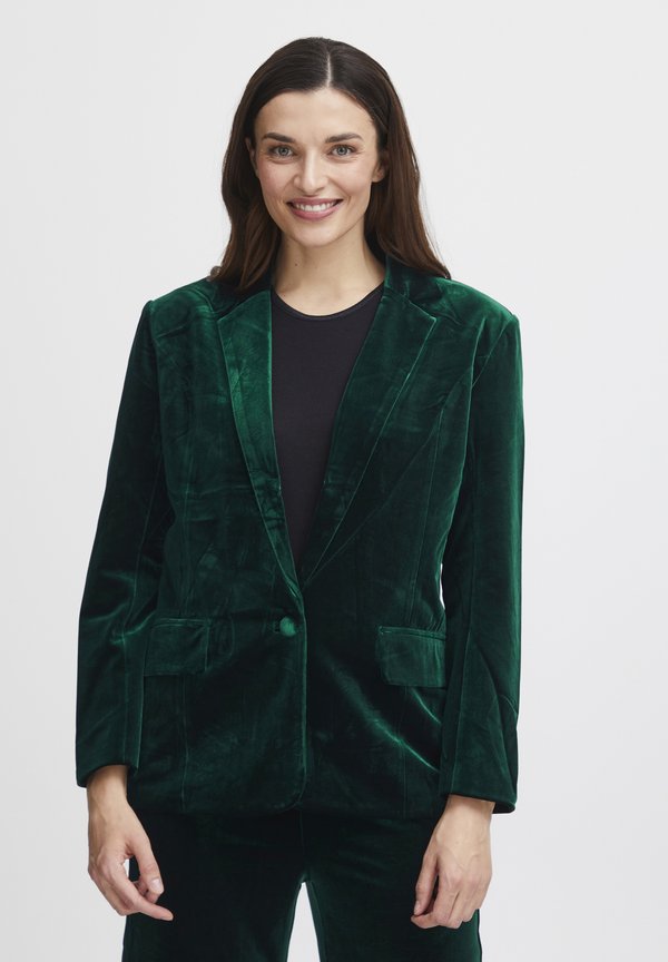 FRDONNA - Blazer - ponderosa pine