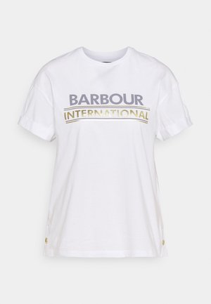 Witte katoenen T-shirt met de tekst "BARBOUR INTERNATIONAL" in grijs en goud. Korte mouwen, ontspannen pasvorm, met knopen aan de zoom.
