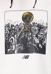 New Balance HOOPS CHAMPIONSHIP  GRAPHIC UNISEX - Trükipildiga T-särk - white