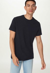 hessnatur REGULAR  - T-shirt basic - schwarz