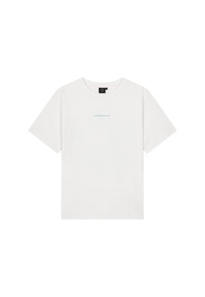Weißes T-Shirt mit kurzen Ärmeln, Rundhalsausschnitt und kleinem hellblauen "TOMORROWLAND" Text mittig auf der Brust.