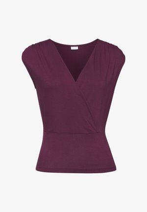 Top morado ajustado sin mangas, con escote en V y parte delantera estilo cruzado, fruncido ligeramente en los hombros y cintura definida.