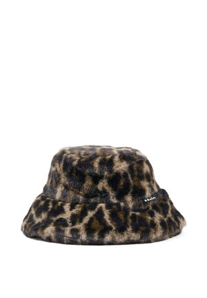 Sombrero tipo bucket de piel sintética con estampado de leopardo marrón y negro y una pequeña etiqueta negra en el lateral.
