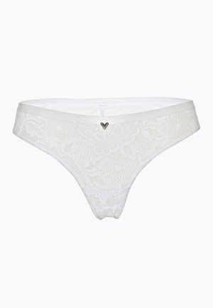Perizoma bianco in pizzo con motivo floreale, dotato di una fascia in vita liscia e piccolo cuore metallici sul davanti.
