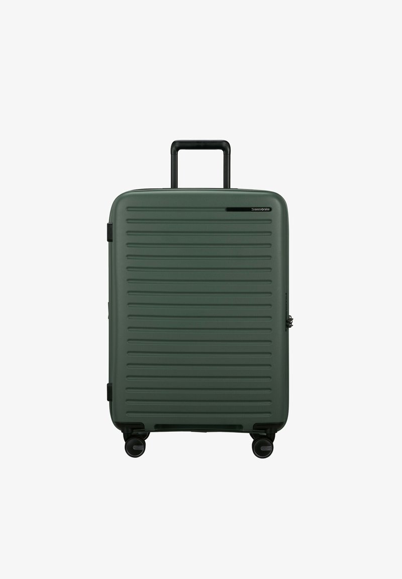 Valigia rigida di colore verde oliva. Design con strisce orizzontali, manico telescopico nero e quattro ruote multidirezionali per una facile manovrabilità.